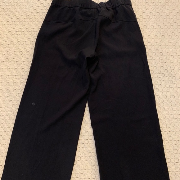 Lululemon On the Fly Wide Leg 7/8 Pants, Woven - Picture 4 of 5